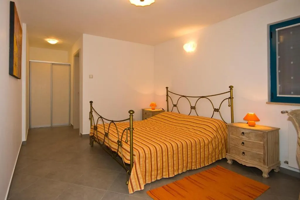 Rooms And Apartments Villa Dama Póla Horvátország